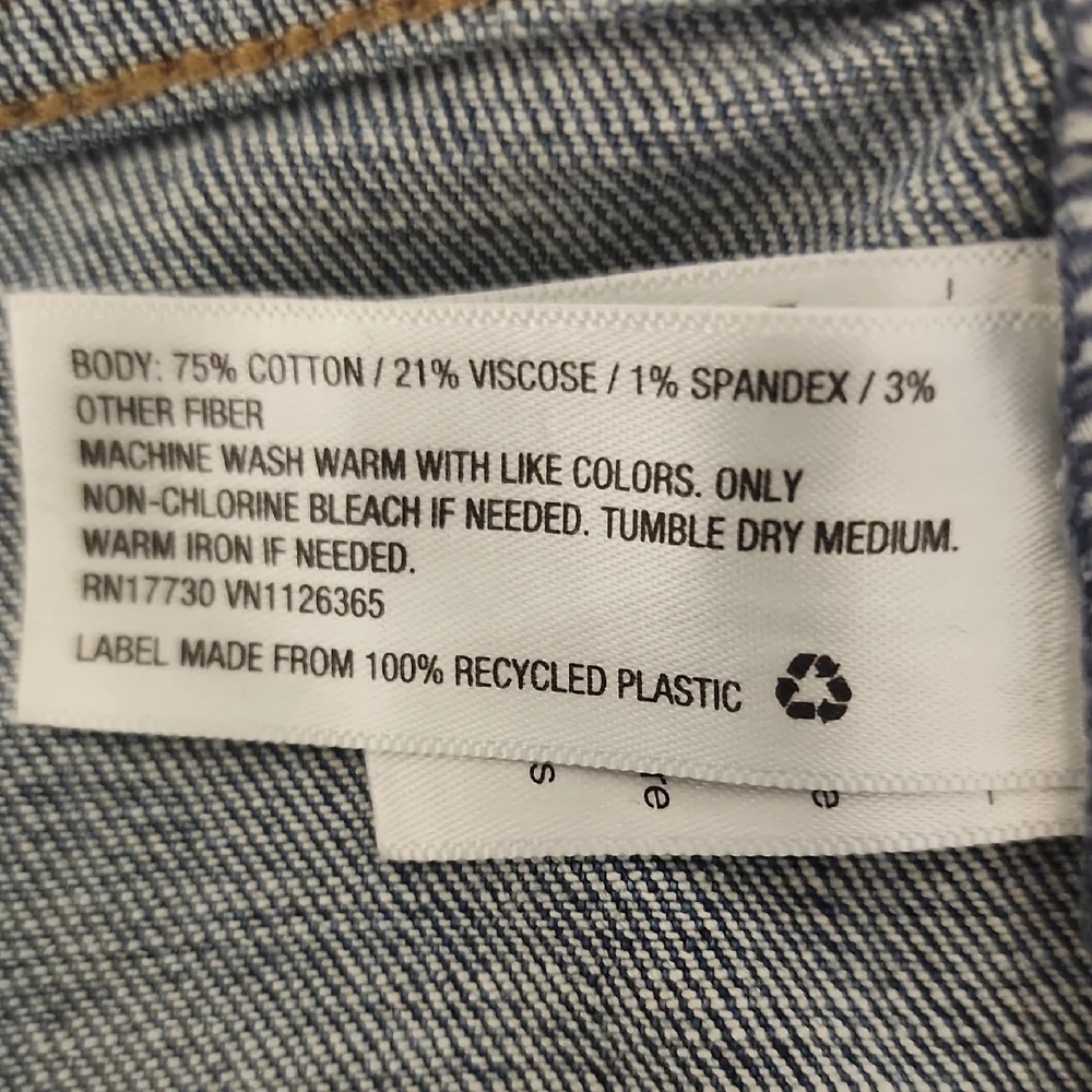 Universal Thread Classic Blue Denim Jeans - Picture 10 of 10